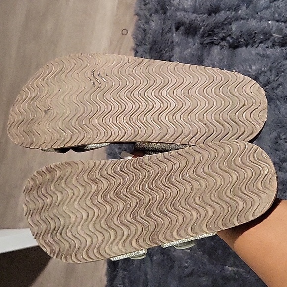 Slides - Picture 3 of 3